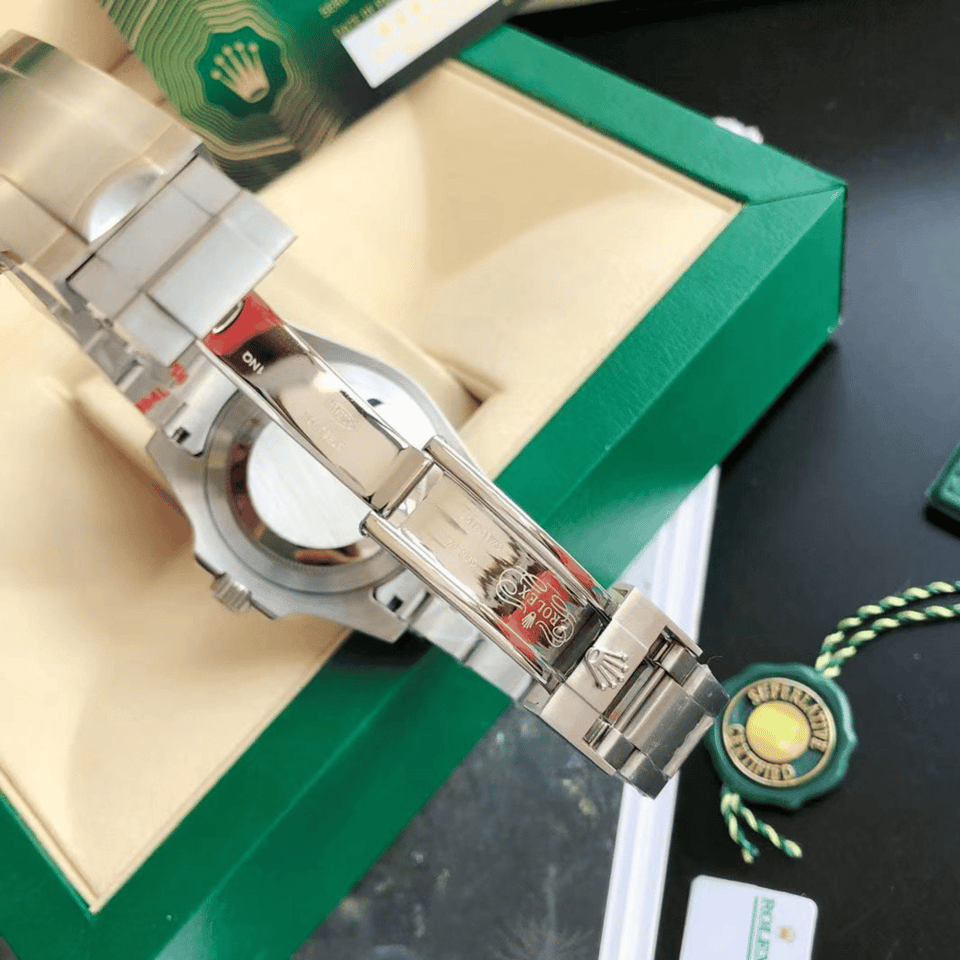 Rolex Submariner White Gold Blue Dial 116619lb view 7