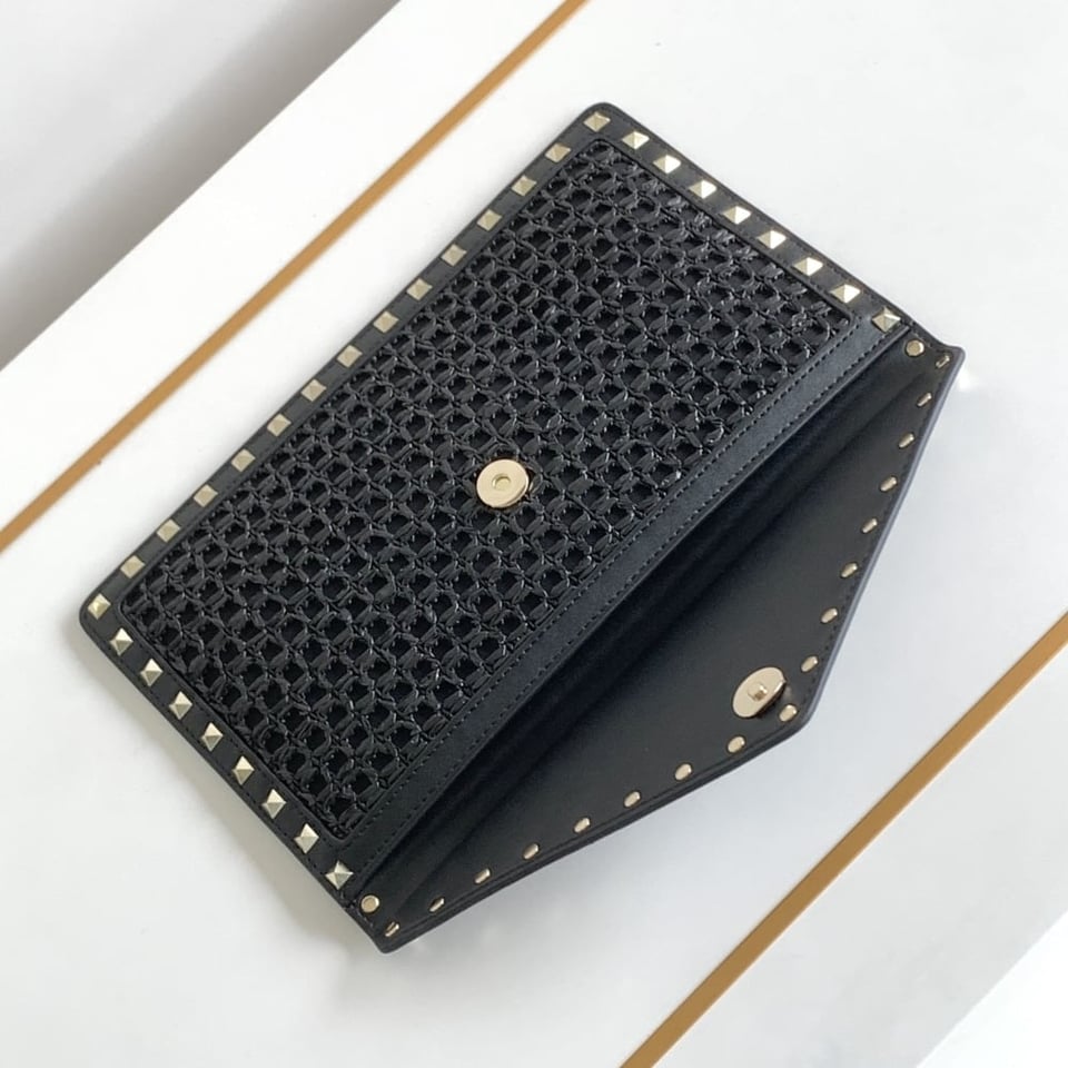 Valentino Garavani Rockstud Raffia Clutch Bag In Black 28Cm view 6