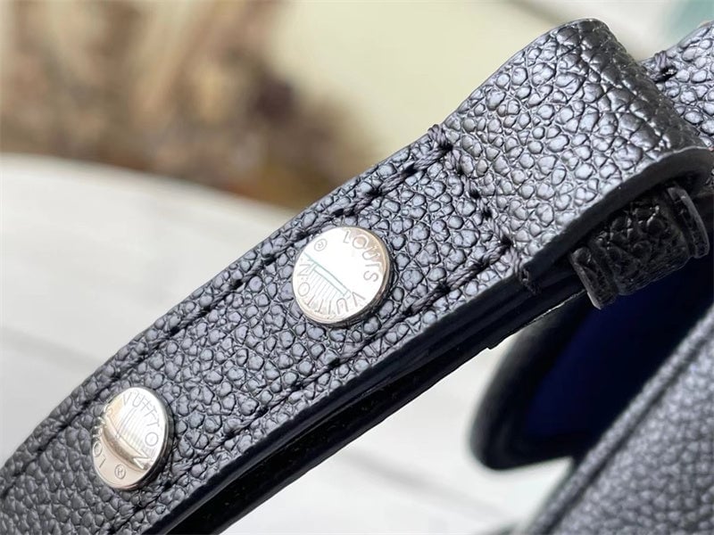 Louis Vuitton Buci 24Cm Black view 6