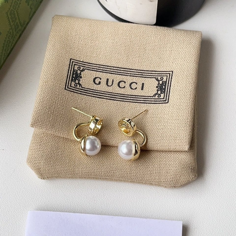 Gucci Blondie Resin Pearl Earrings In Gold 797497 Jcf27 8062 view 4