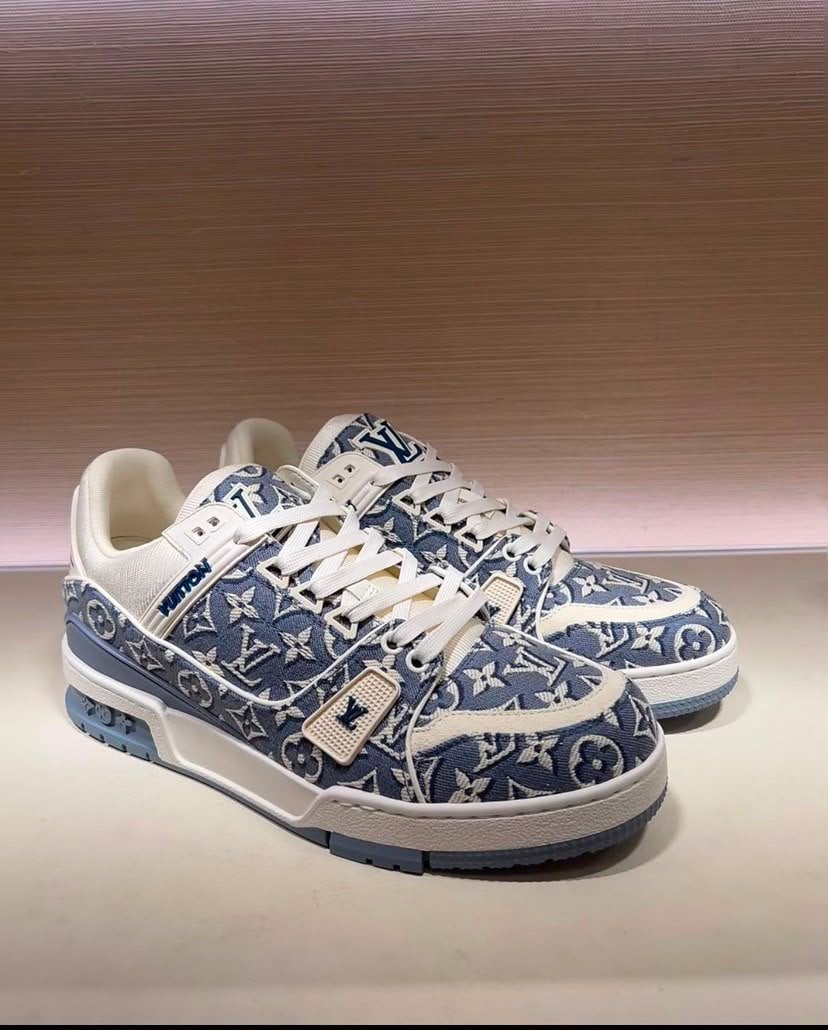 Louis Vuitton Trainer Sneakers Blue 1AKKJV view 7