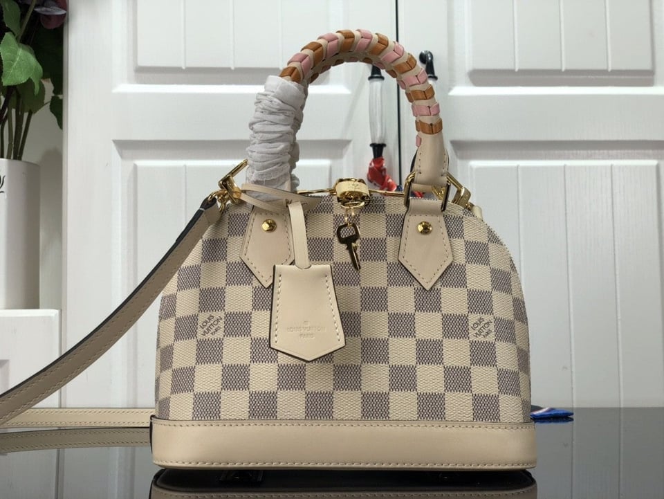 Louis Vuitton Damier Azur Alma Bb 23Cm view 10