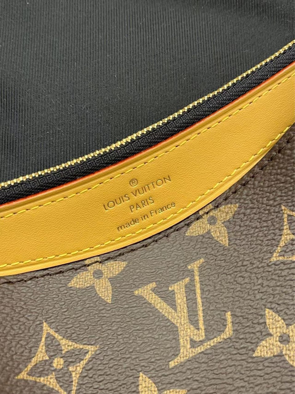 Louis Vuitton Diane Black 24cm/9.4in view 4