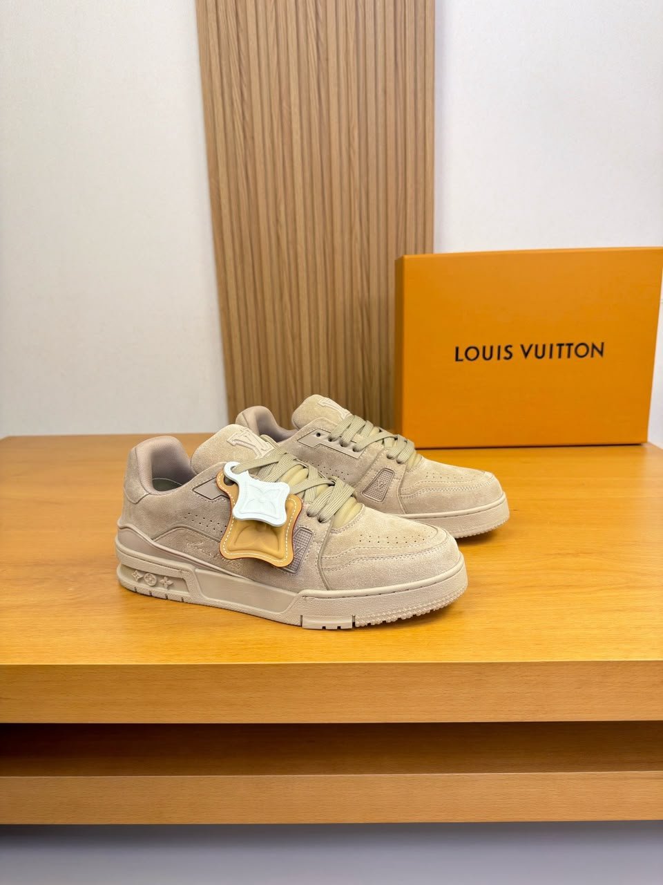 Louis Vuitton Trainer Distressed Sneakers Beige Classic 1AKBO8 view 3
