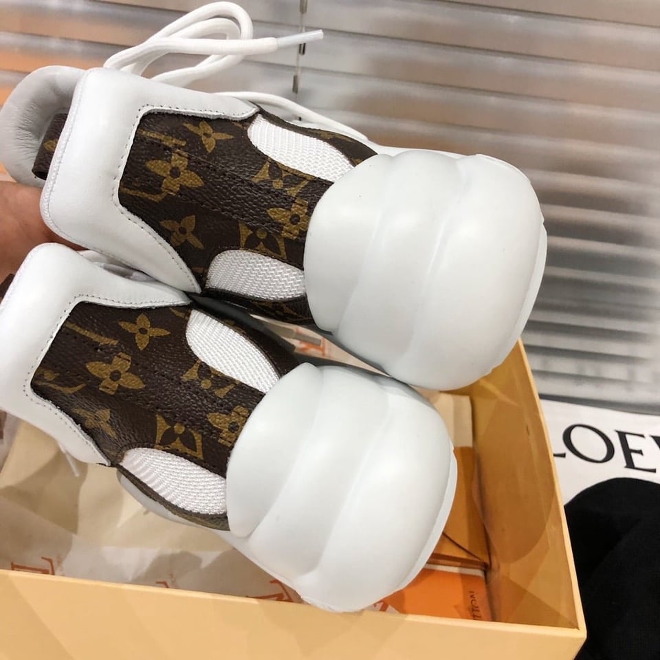 Louis Vuitton Archlight Sneakers White 1A43L1 view 4