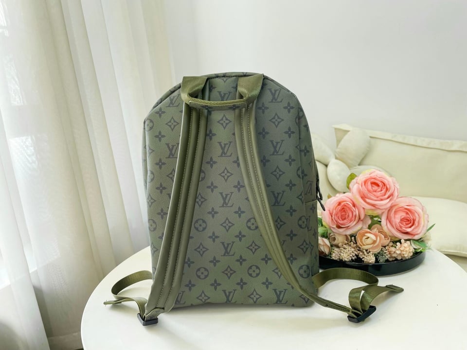 Louis Vuitton Discovery Backpack Pm Green 43Cm M46802 view 4