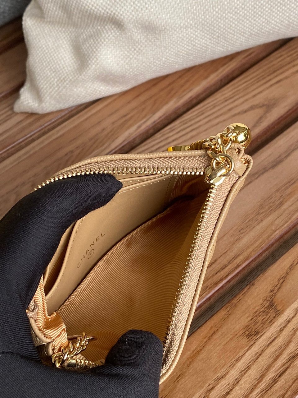 Chanel Zipped Wallet 14Cm Beige Caviar Gold Hardware view 8