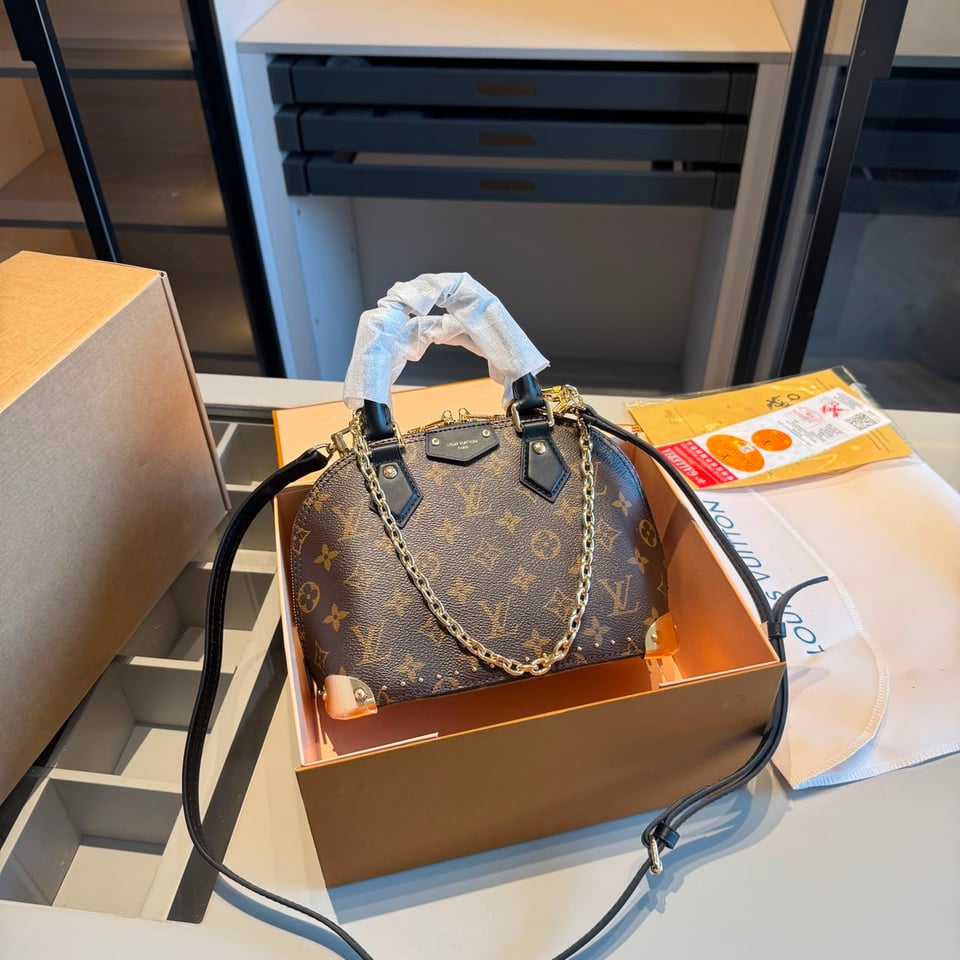 Louis Vuitton Alma Trunk BB Bag Monogram Canvas 22cm M26084 view 3