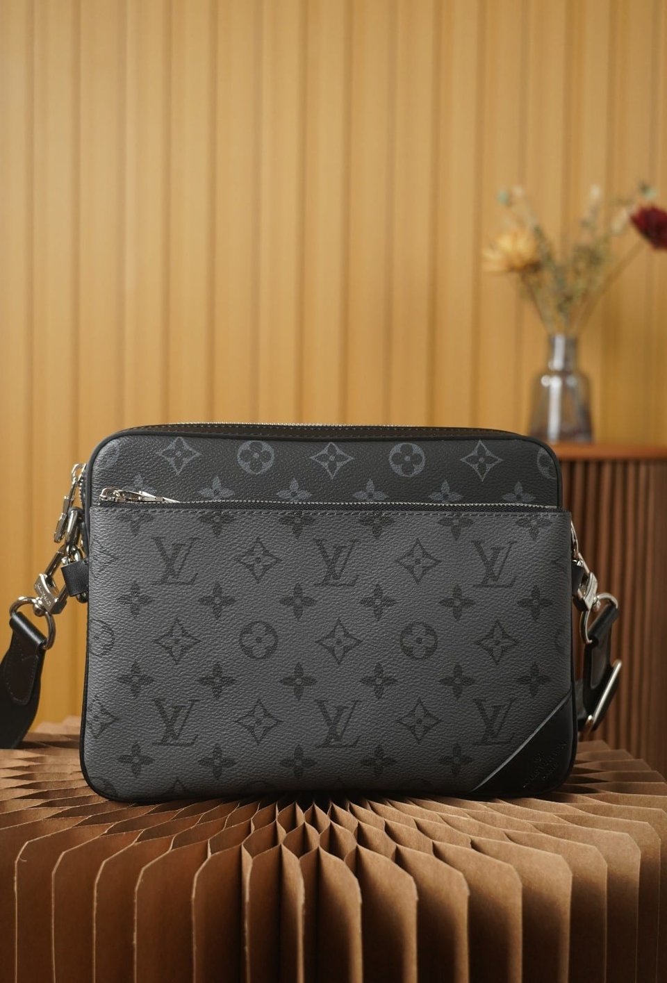 Louis Vuitton Trio Messenger 25Cm M69443 view 10