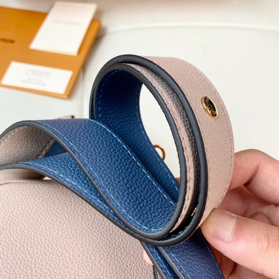 Louis Vuitton Lockme Tender 19Cm Greige M58554 view 8