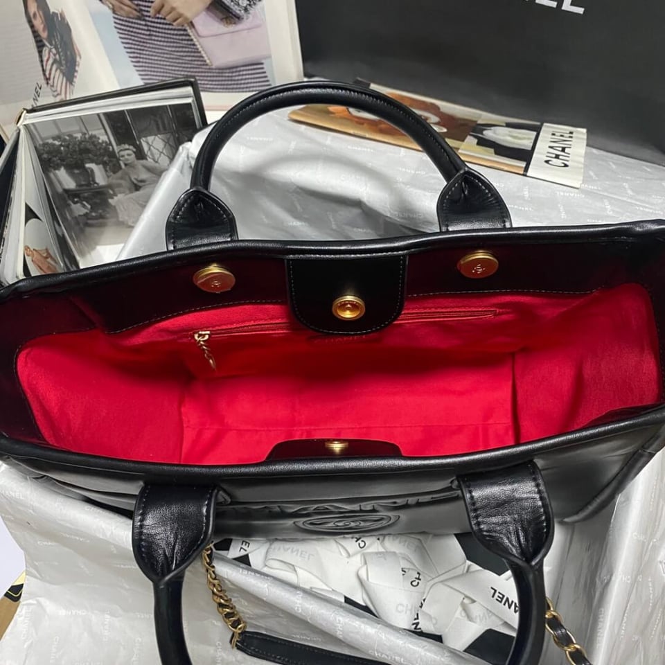 Chanel Deauville Calfskin Small Shopping Bag Black 39cm view 8