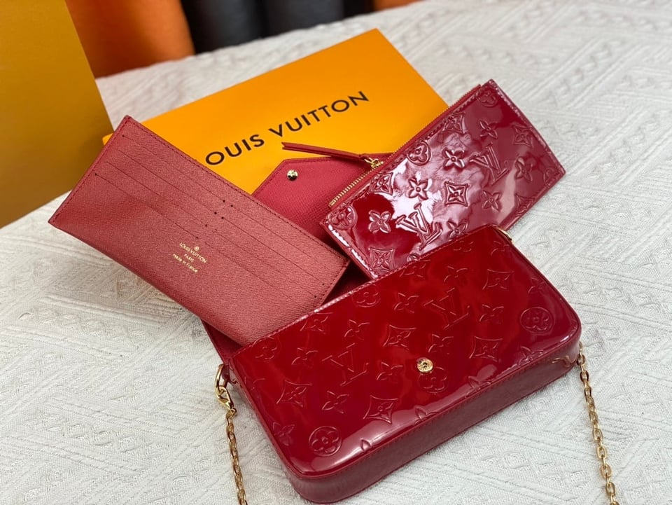 Louis Vuitton Pochette F Licie Red 21Cm view 3