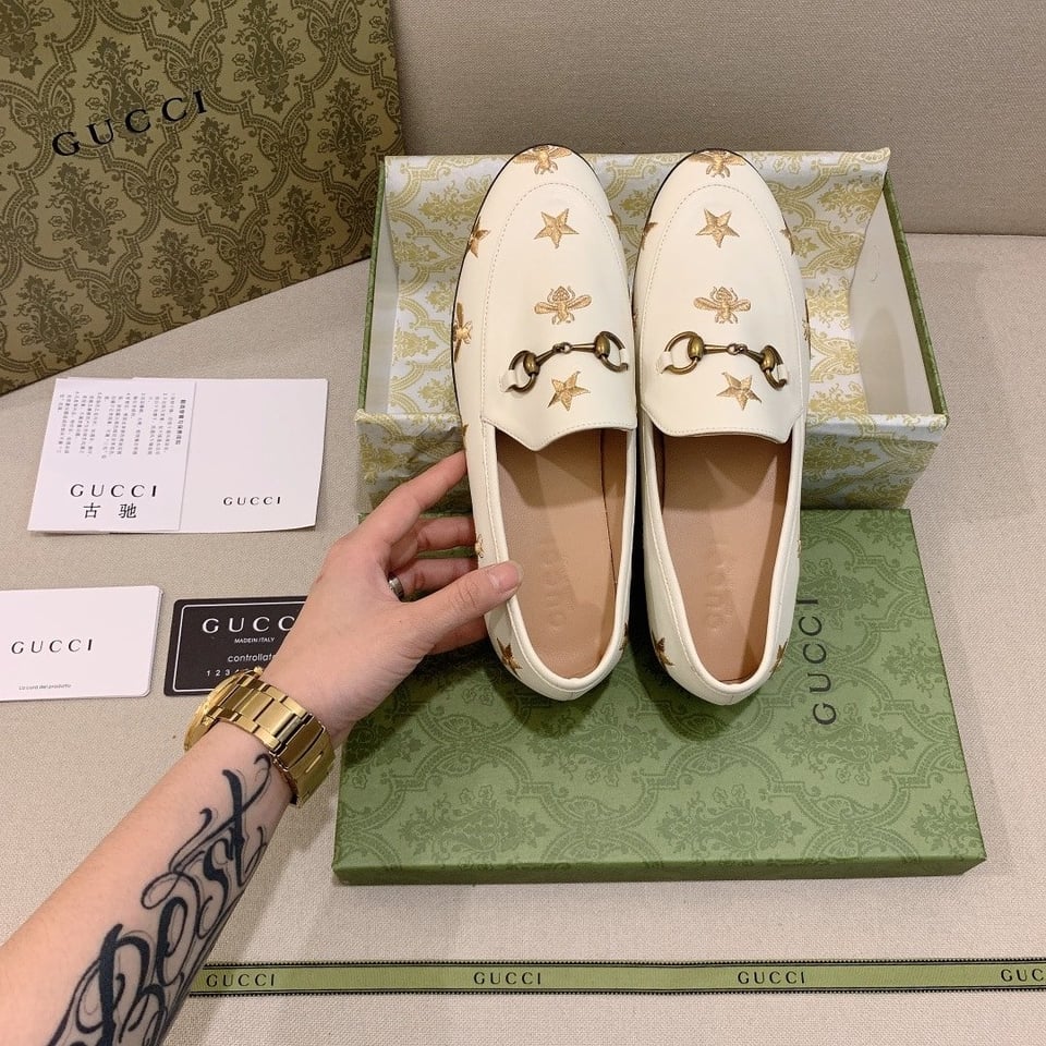 Gucci Jordaan Embroidered Bee And Starleather Loafer White view 4