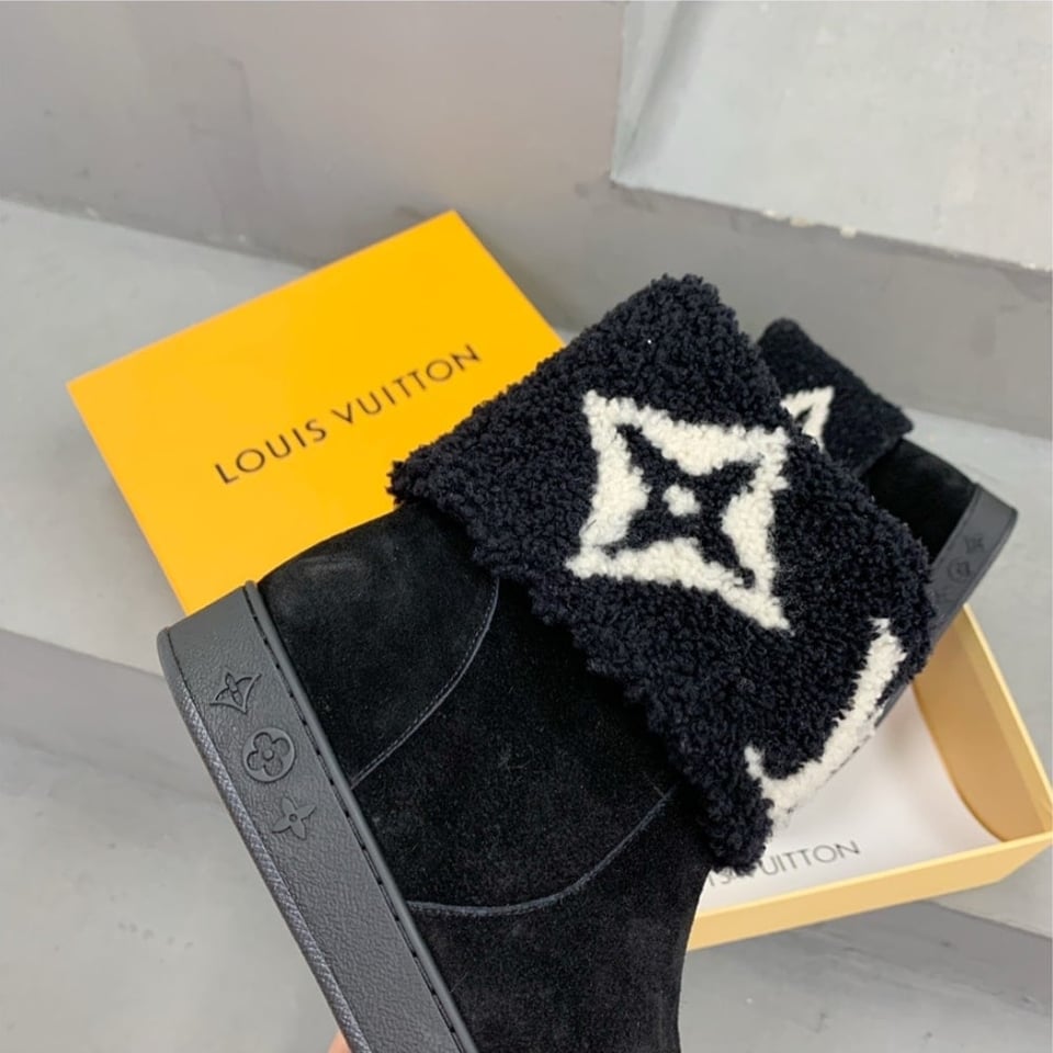 Louis Vuitton Snowdrop Flat Ankle Boot Black 1Aachv view 7