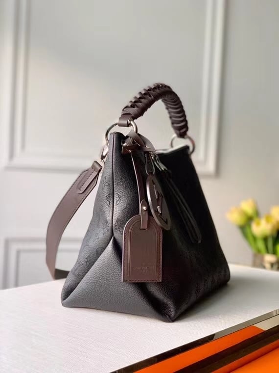 Louis Vuitton Beaubourg Hobo Mm 32Cm Black M56073 view 4