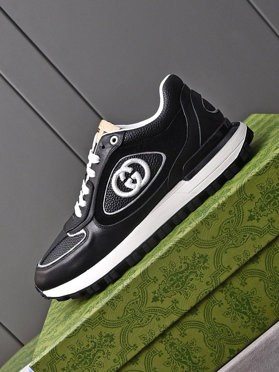 Gucci Double G Men’S Run Sneaker Black view 7