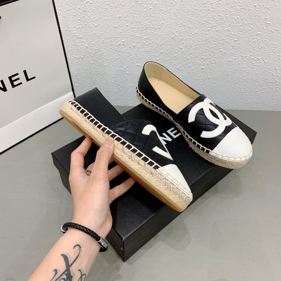 Chanel Cc Espadrilles Slip On White Black view 9