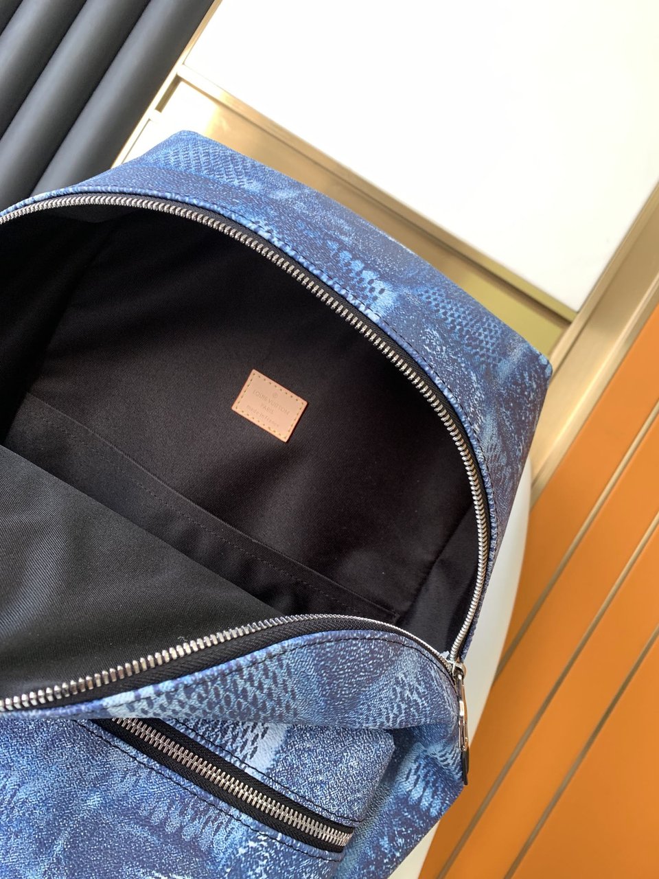 Louis Vuitton Discovery Backpack Pm Damier Blue 15.7In/40Cm view 3