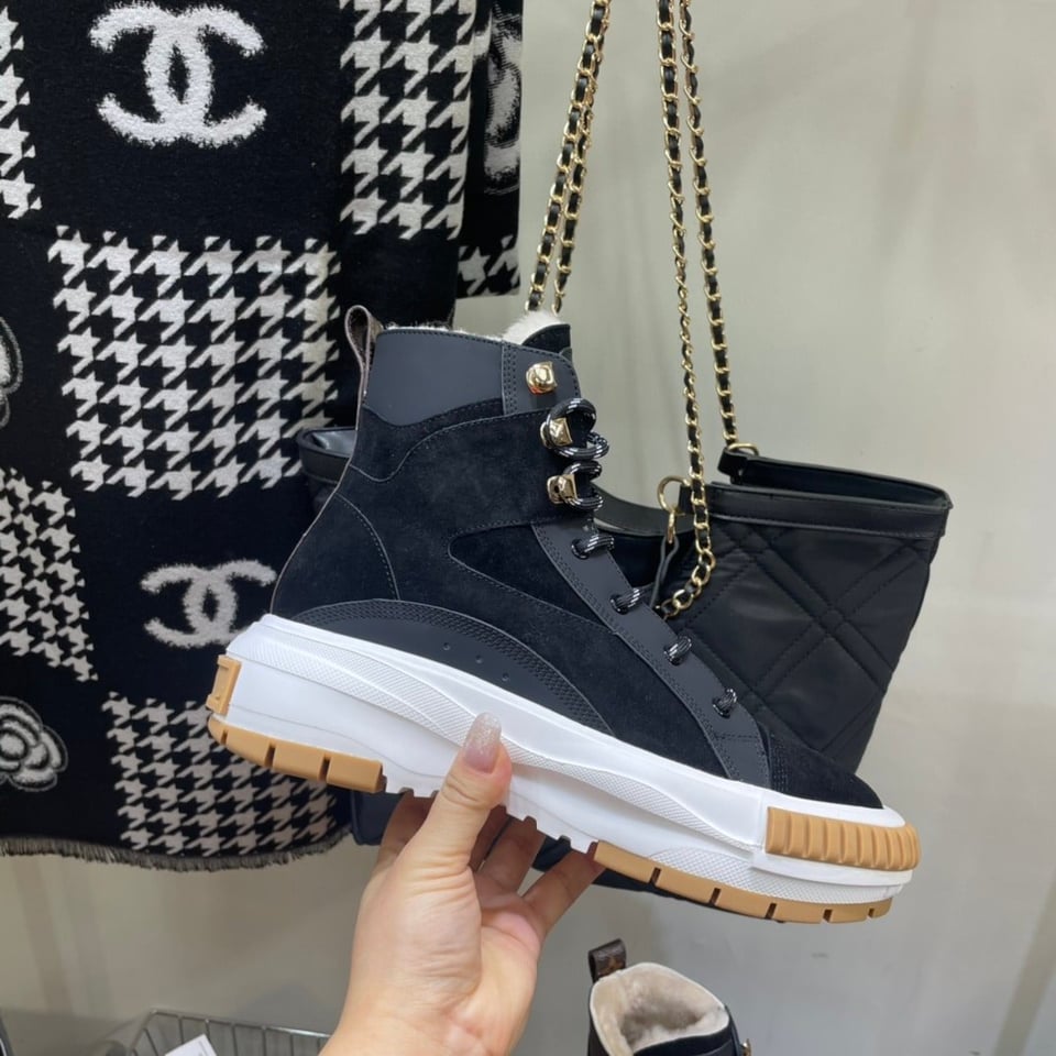 Louis Vuitton Squad Sneaker Boots Black view 5