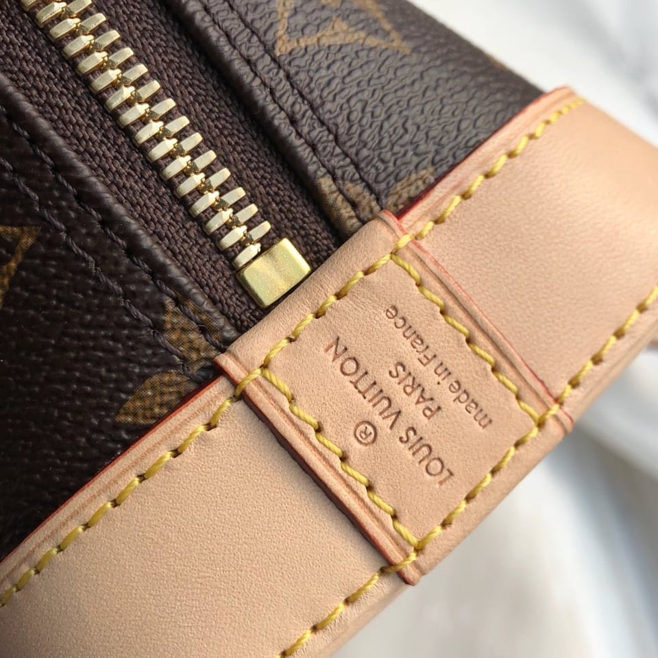 Louis Vuitton Alma Pm 32Cm view 7