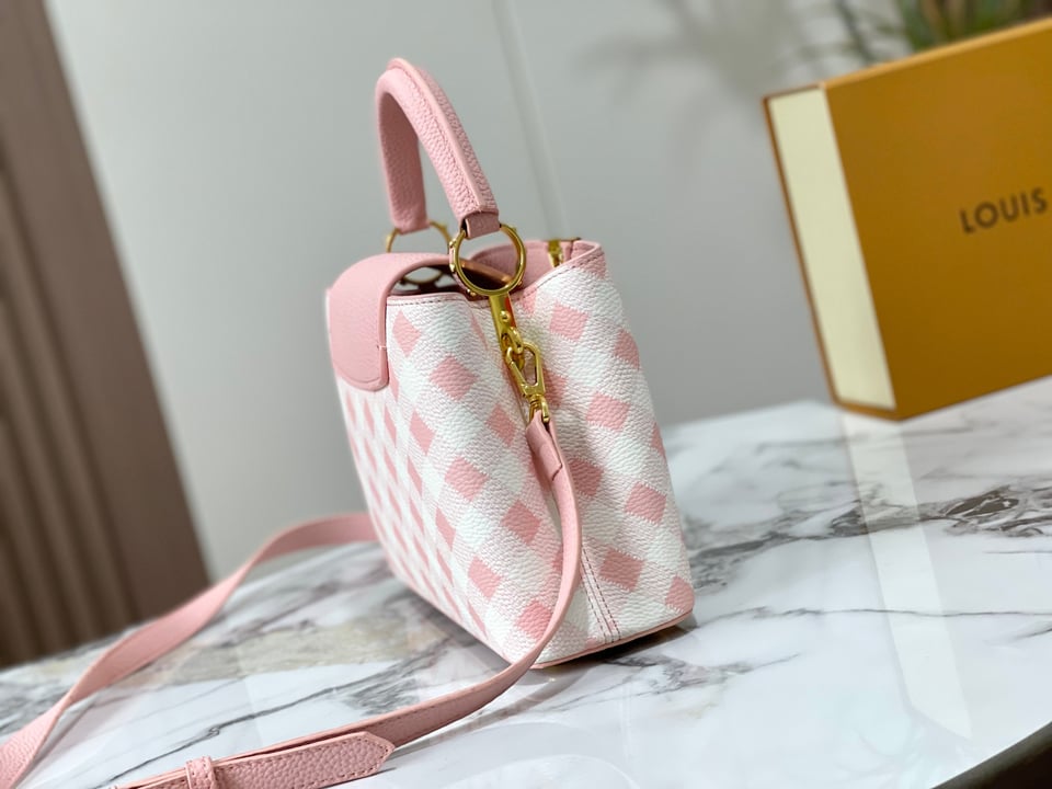 Louis Vuitton Capucines Bb Pink 27Cm M20717 view 9