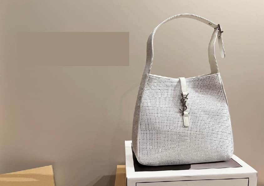Saint Laurent Le 5 A 7 Supple Hobo Bag White 27Cm view 3