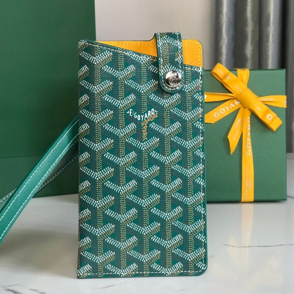 Goyard Montmartre Gm Case 18 Cm Green Goyardine Canvas view 11