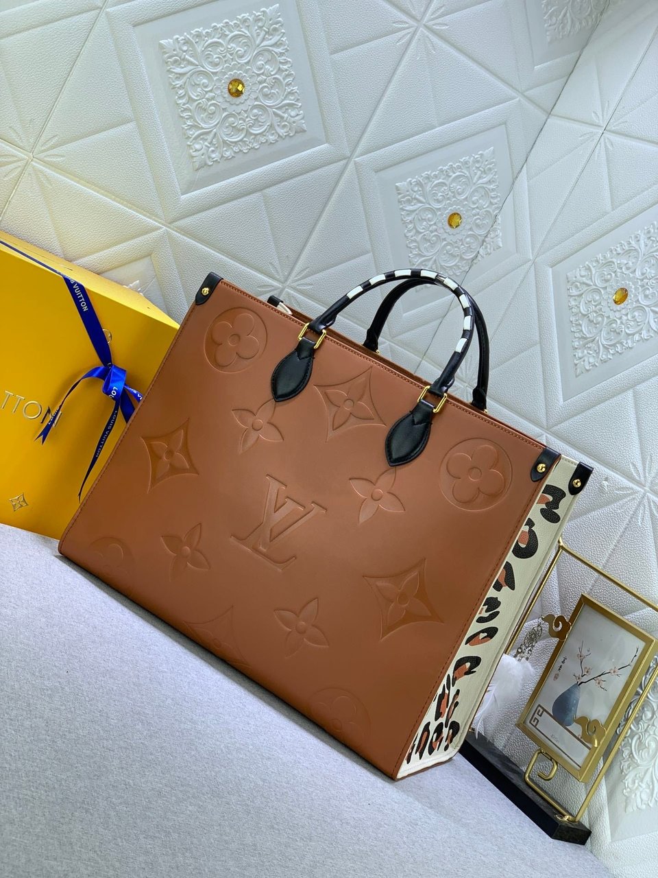 Louis Vuitton LV Crafty Onthego Gm Brown 41Cm view 3