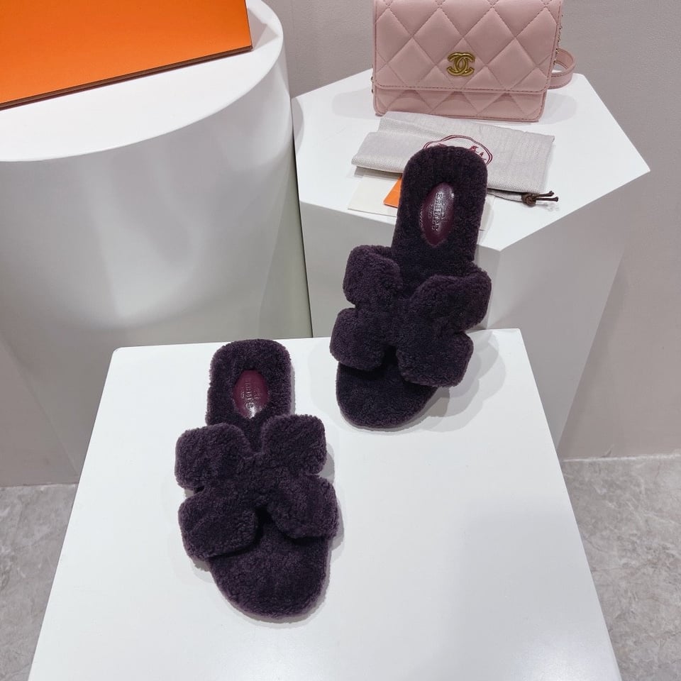 Hermes Oran Sandal Dark Purple H231288Z Vl350 view 3