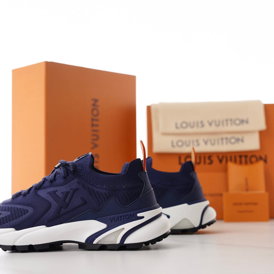 Louis Vuitton LV Runner Tatic Navy Sneaker for Men view 12