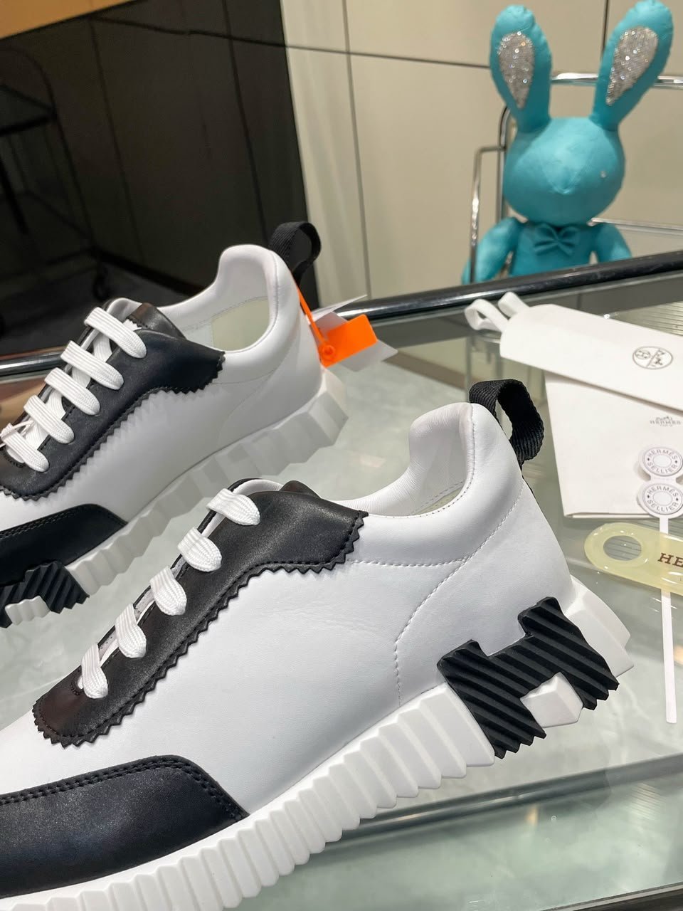 Hermes Bouncing Sneakers Blanc And Black Color Goatskin H242810ZH90390 view 6