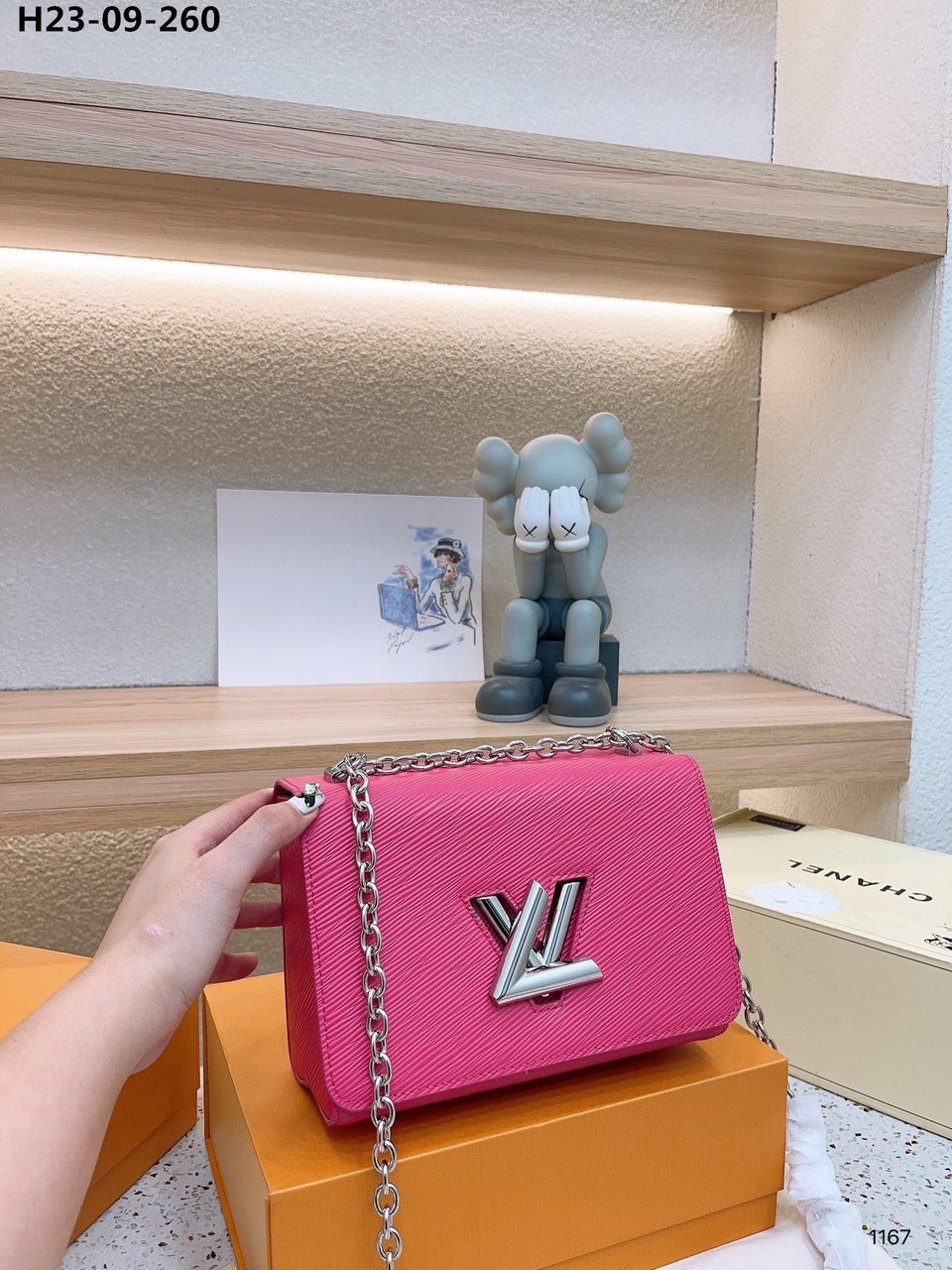 Louis Vuitton Twist Mm Bag Pink 23Cm view 3