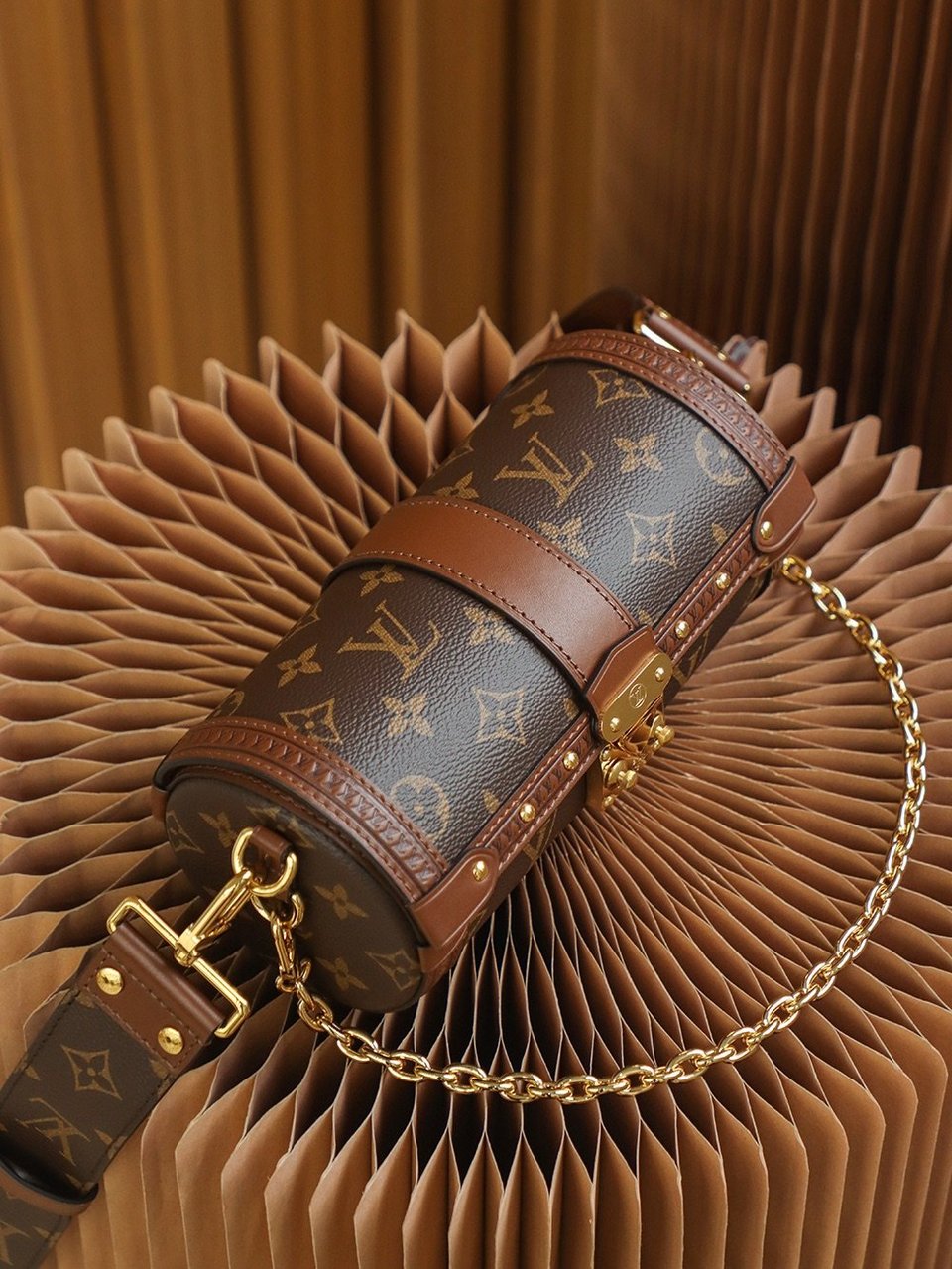 Louis Vuitton Papillon Trunk Monogram M57835 view 15