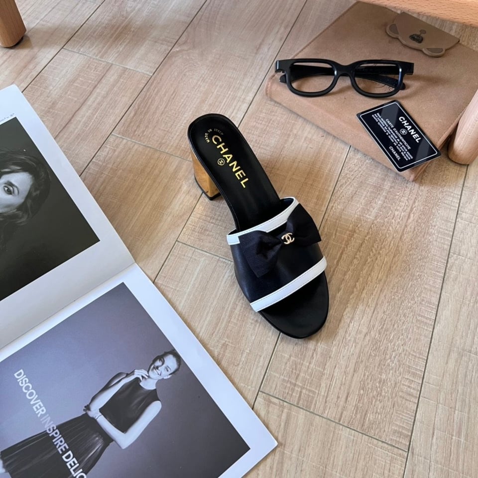 Chanel Grosgrain Ribbon Bow Mule Leather Gold Black view 8