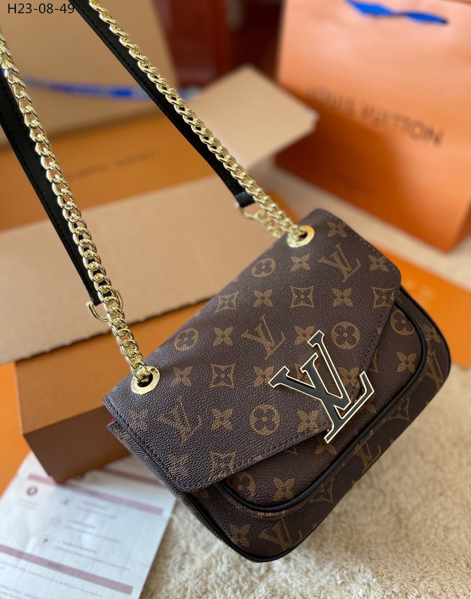 Louis Vuitton Passy Monogram Canvas 23Cm M45592 view 3