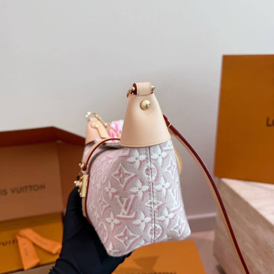 Louis Vuitton Pochette Mia M2A382 Pink 22cm/8.7in view 3