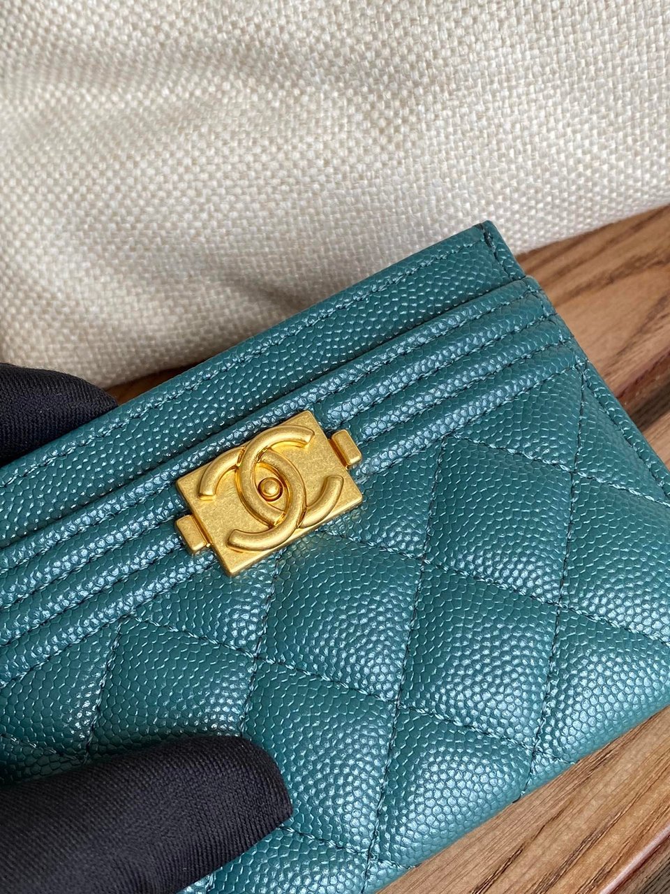 Chanel Boy 11Cm Card Holder Dark Green Caviar Gold Hardware view 7