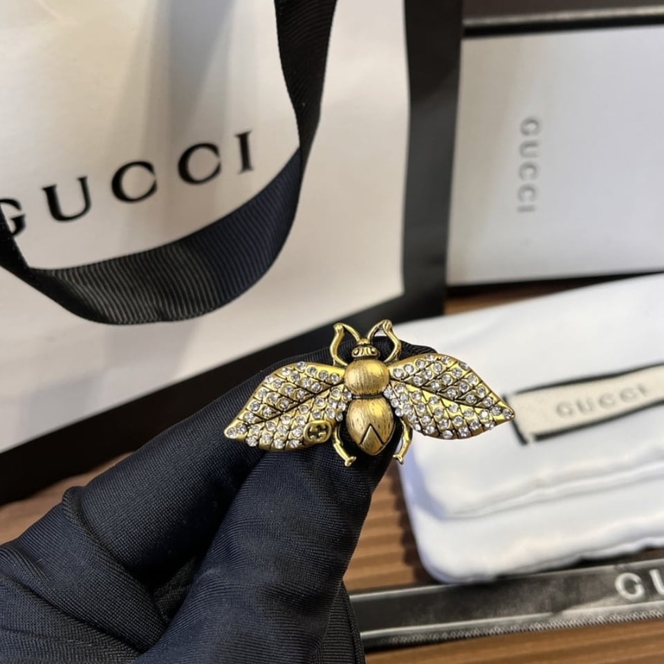 Gucci Gg Small Bee Brooch Gold view 6