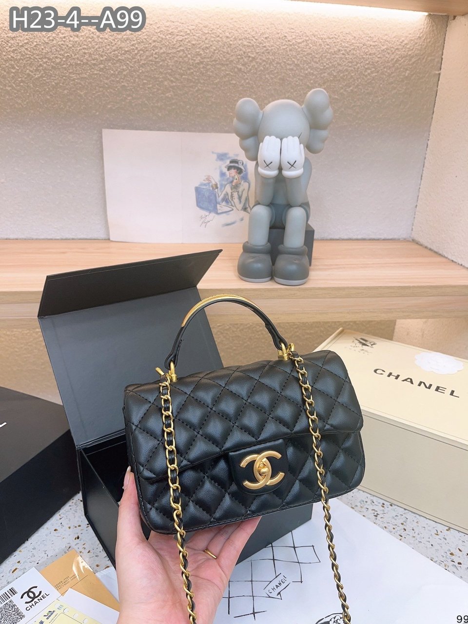 Chanel 22B Flap Bag With Gold Hardware Top Handle Black 21Cm/8in As2431 view 5