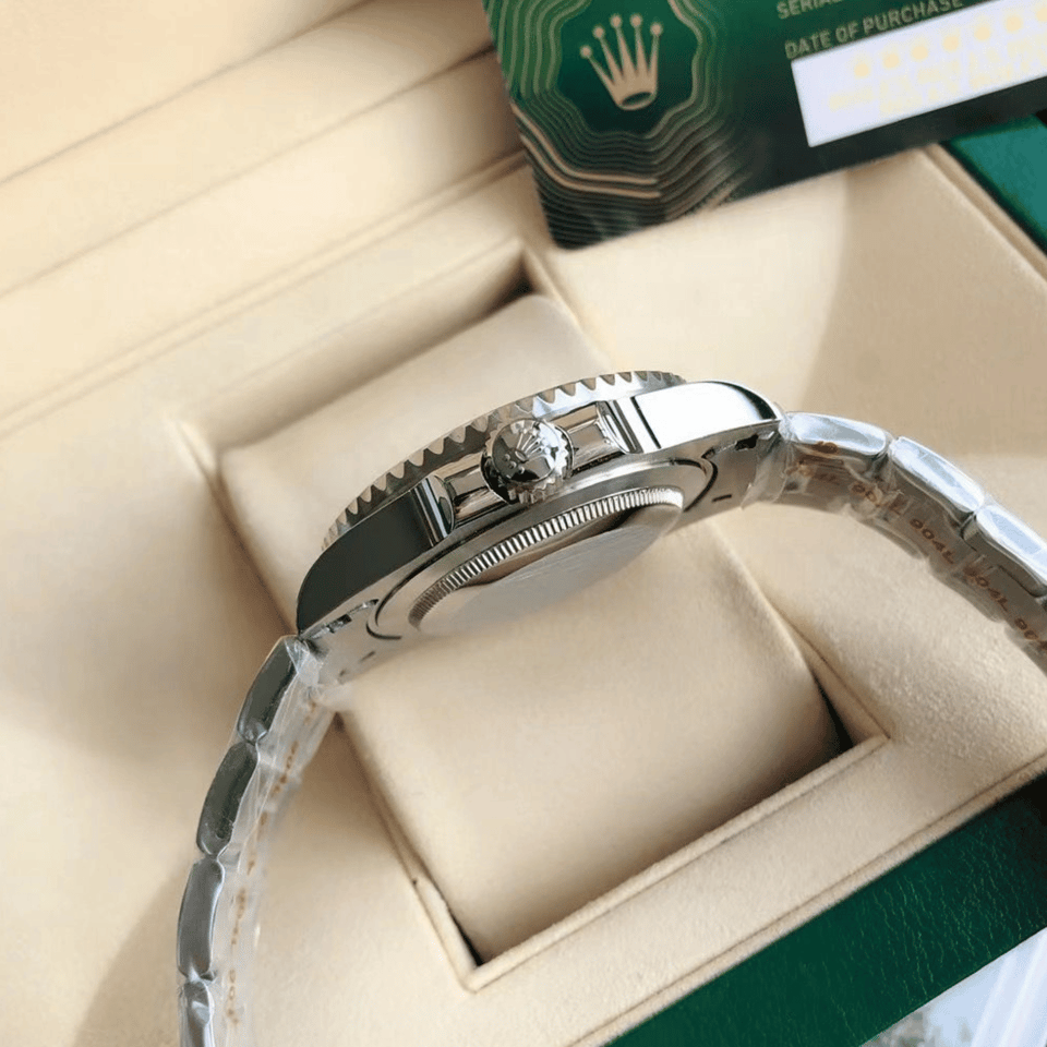 Rolex Submariner White Gold Blue Dial 116619lb view 5