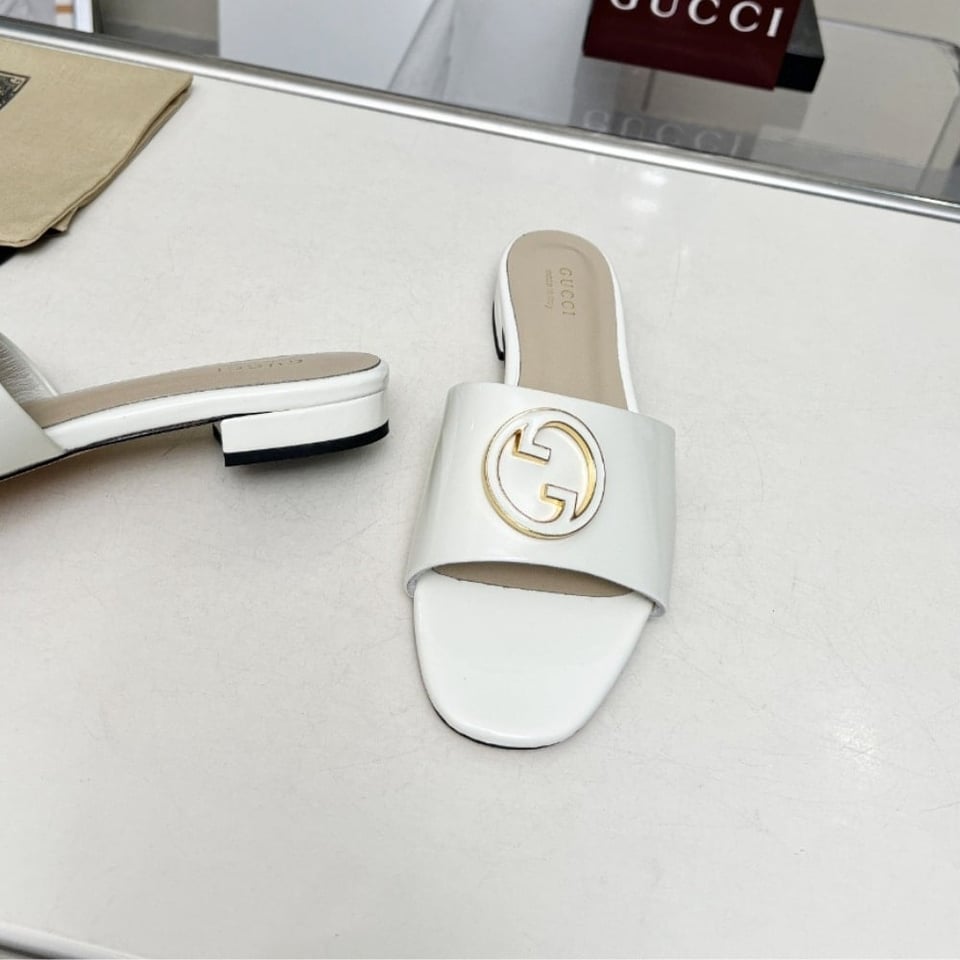 Gucci Women Round Interlocking G Sandal In White view 3