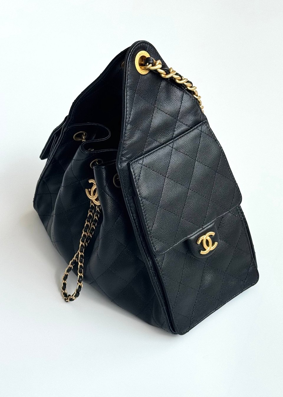 Chanel crossbody bag 25 Small Handbag Grained Calfskin &amp; Gold-Tone Metal Black 30cm/11.8in view 5