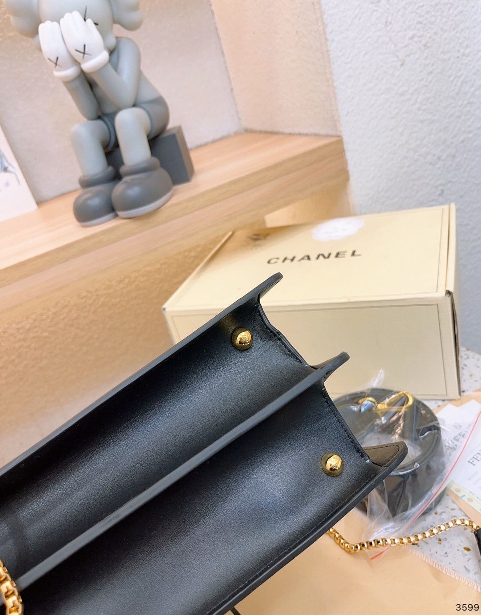 Fendi Peekaboo Iseeu Petite Black 32Cm view 4