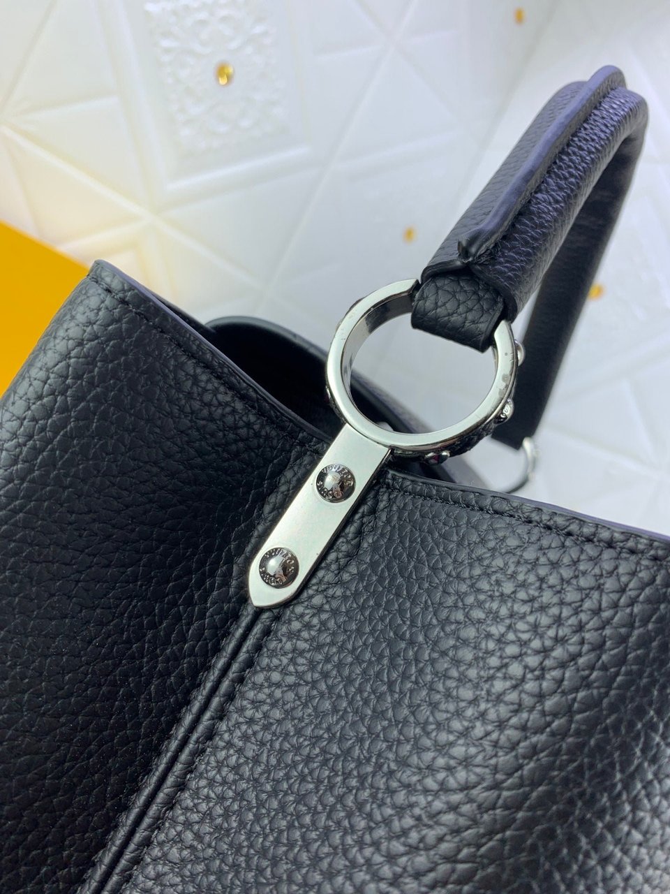 Louis Vuitton Capucines Mm Black view 7
