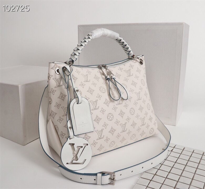 Louis Vuitton Beaubourg Hobo Mm White view 5
