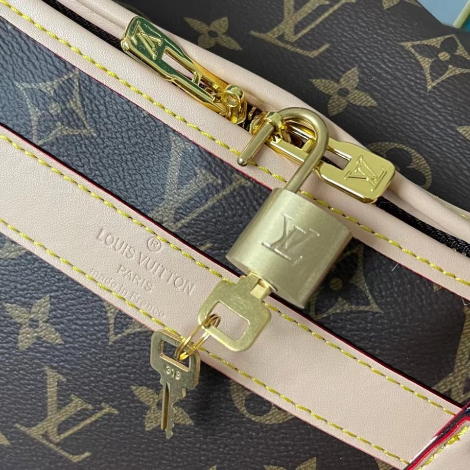 Louis Vuitton Dog Carrier 40 Monogram Canvas 45Cm M45662 view 5