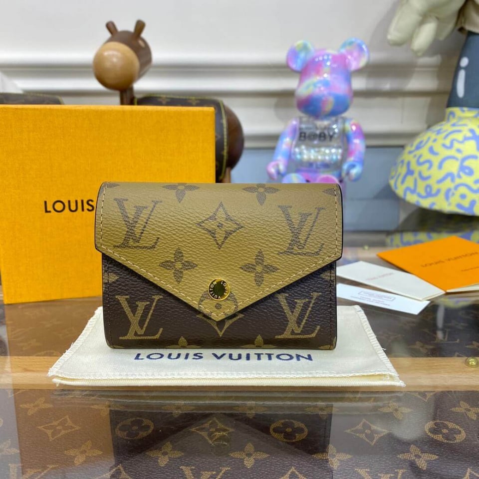 Louis Vuttion Victorine Wallet view 3