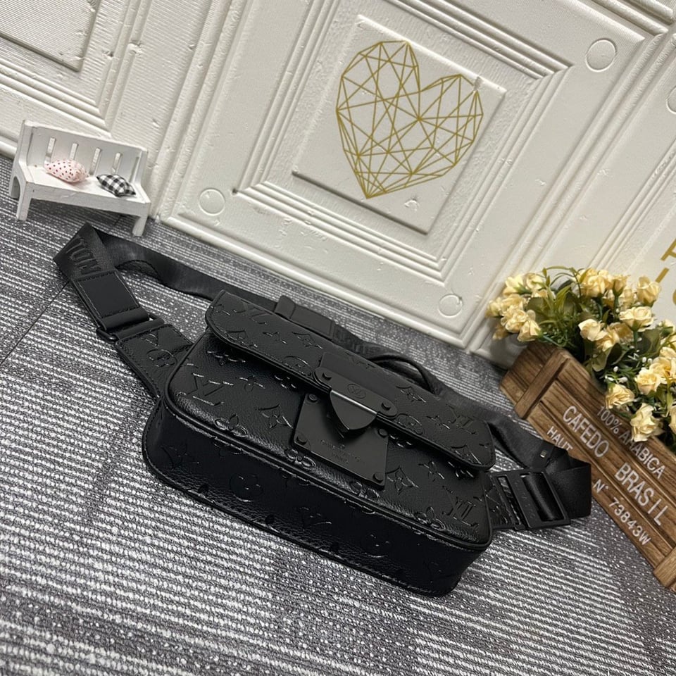 Louis Vuitton S Lock Sling Monogram Black Bag 21Cm M58487 view 4