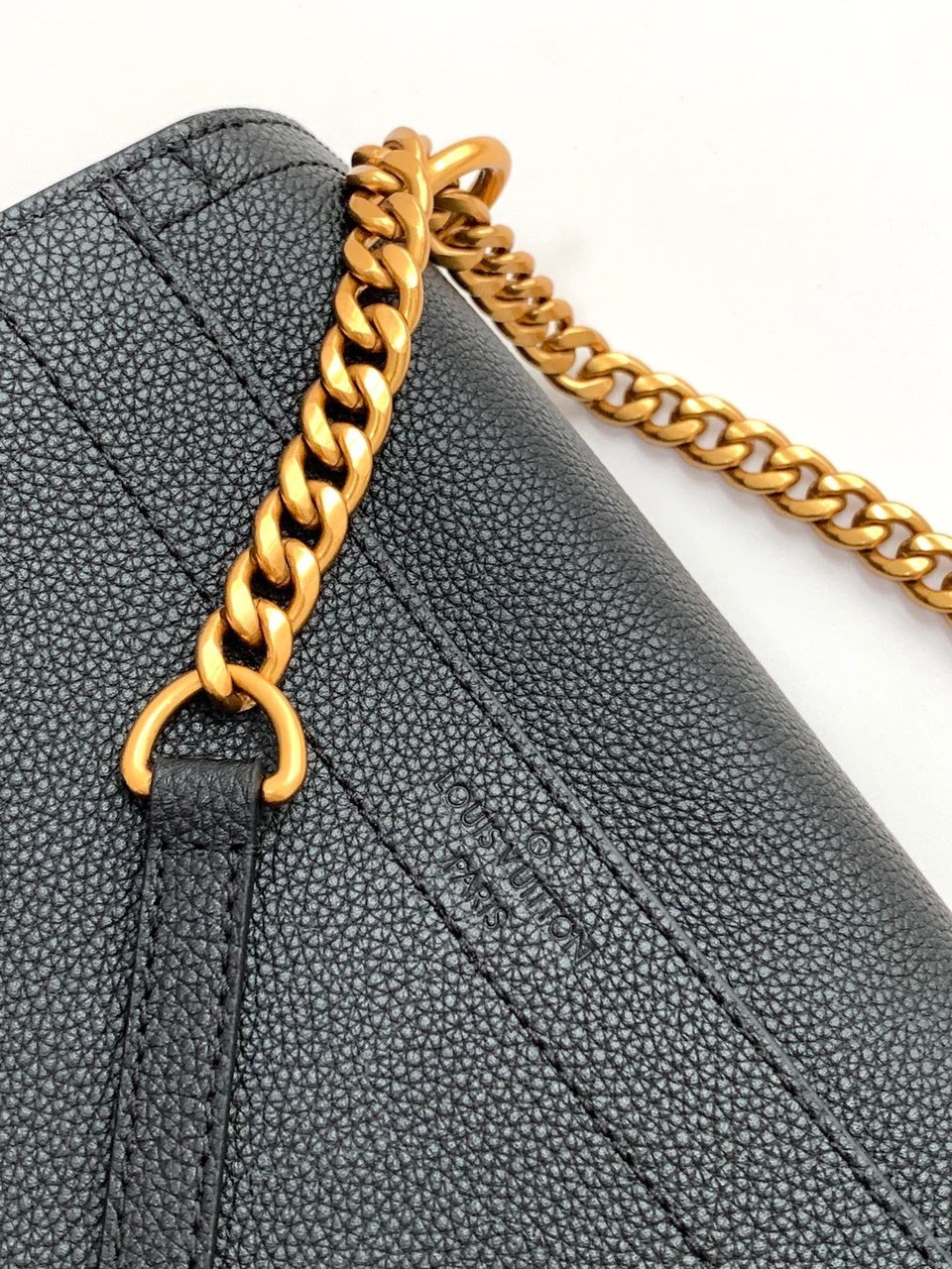 Louis Vuitton Lockme Chain 23Cm Black Bag view 9
