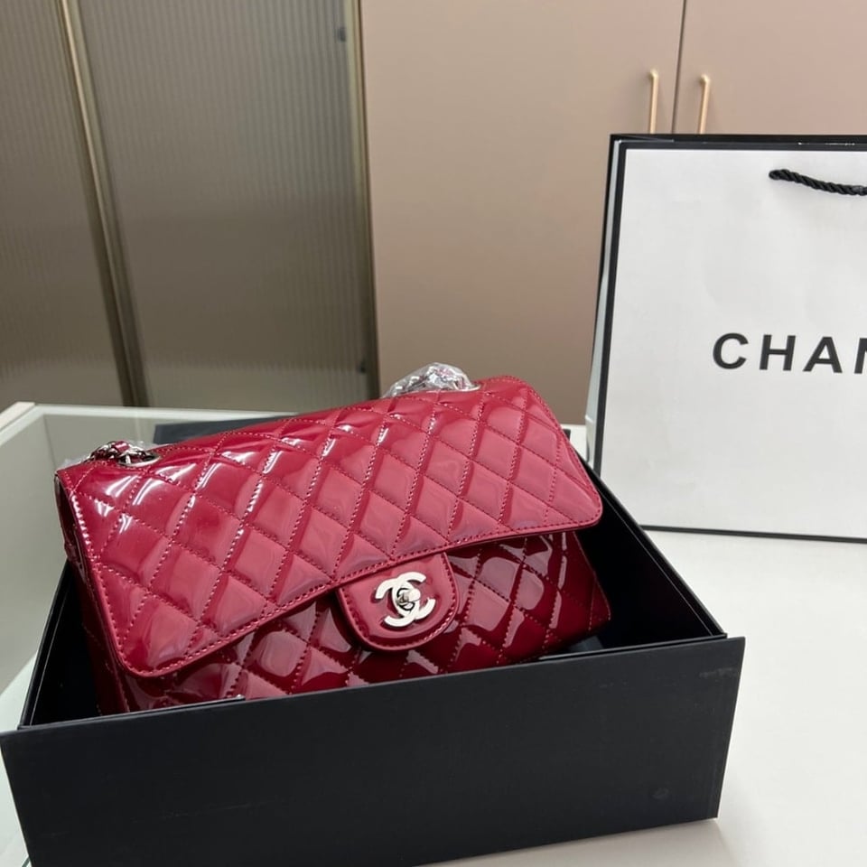 Chanel Medium Classic Double Flap Bag Patent Leather Red 26Cm/14in view 5